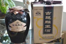 广州古越龙山雕王酒五斤陶坛装供应 半甜型营养酒绍兴黄酒
